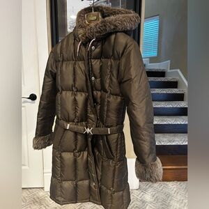 Olive Green Goose Down Tempco Puffer Coat with faux Fur Trim size 8 Med